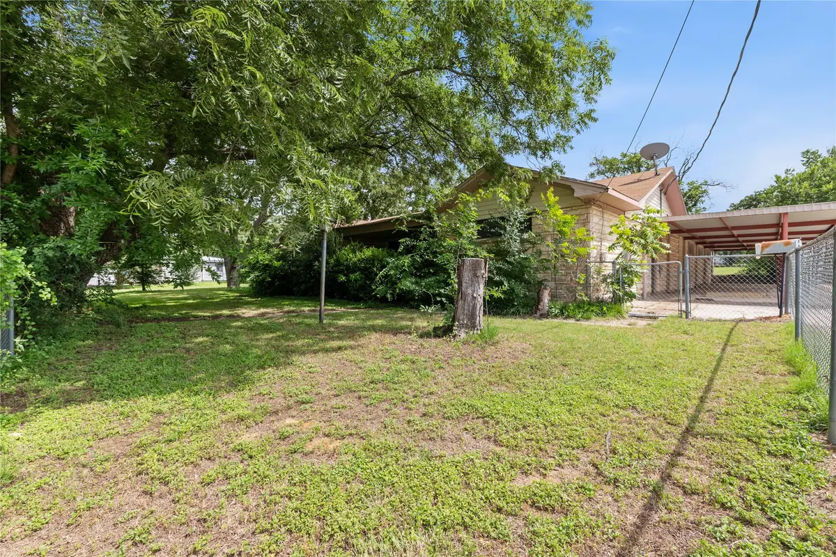 500 E Ham Avenue, De Leon, TX 76444 - #1