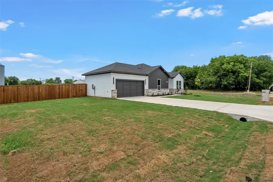 430 S Church Street, Hillsboro, TX 76645 - #2