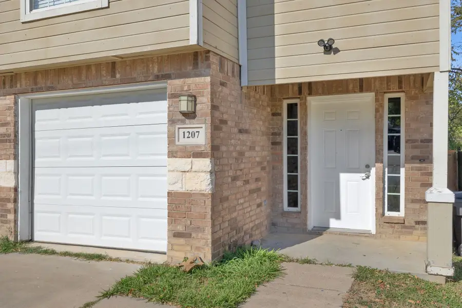 1205 E Powell Avenue, Fort Worth, TX 76104 - #3