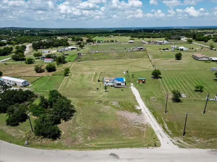 108 Lelon Lane, Springtown, TX 76082 - #2