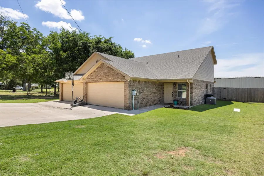 403 W 5th Street, Tolar, TX 76476 - #2