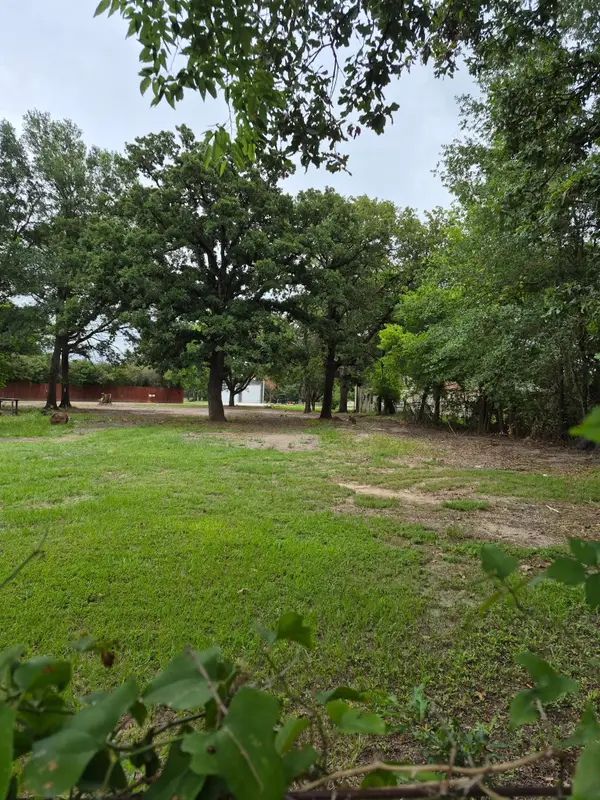 812 Red Oak Drive, West Tawakoni, TX 75474