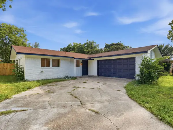4649 South Drive W, Fort Worth, TX 76132