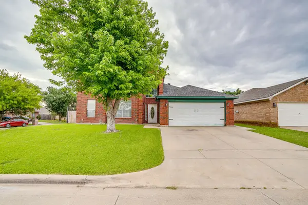8601 Garden Springs Drive, Fort Worth, TX 76123