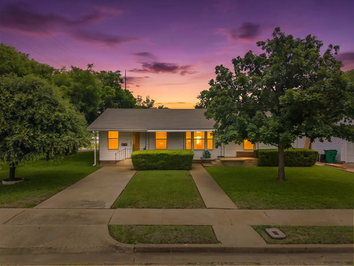 1319 W 3 A Street, McGregor, TX 76657 - #1