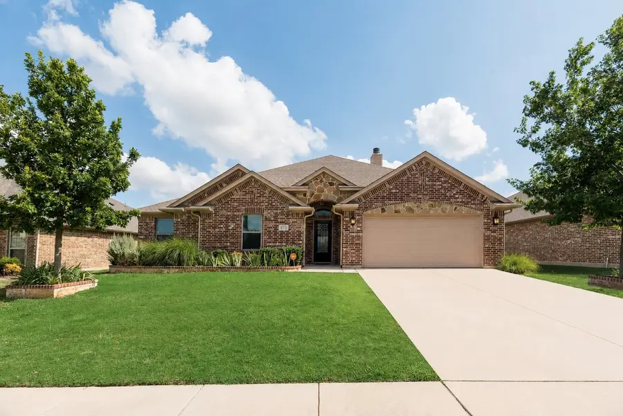 673 Fossil Wood Drive, Saginaw, TX 76179 - #2
