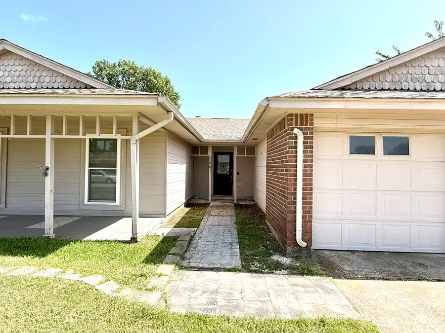 2661 Berkshire Lane, Grand Prairie, TX 75052 - #2