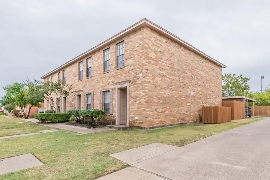 5765 Shadydell Drive, Fort Worth, TX 76135 - #3