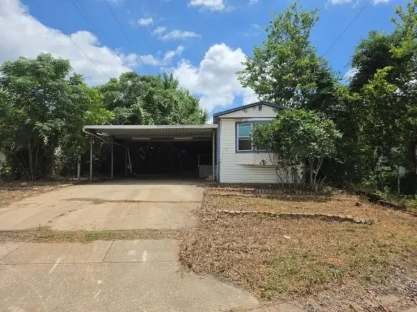 6344 S Highland Circle, Haltom City, TX 76117