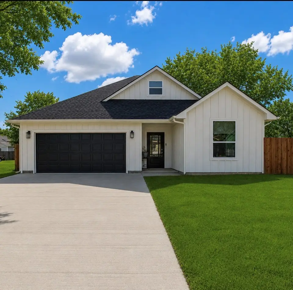 1314 E Pecan Street, Gainesville, TX 76240 - #1