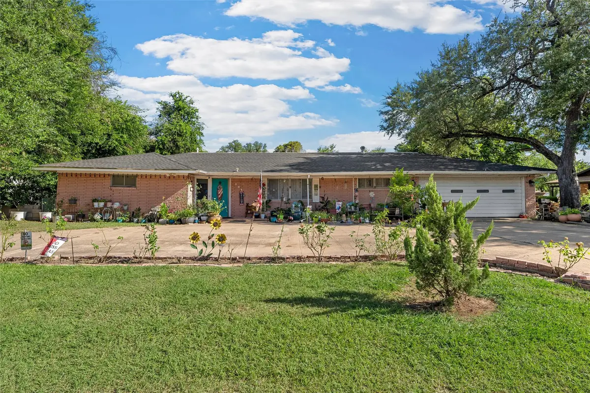 204 Oakland Place, Marlin, TX 76661 - #1