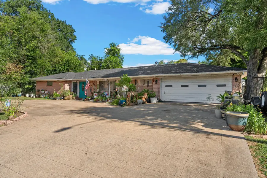 204 Oakland Place, Marlin, TX 76661 - #2