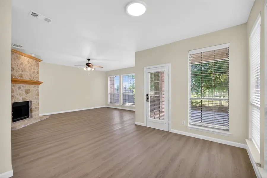 2616 Cove Drive, Grand Prairie, TX 75054 - #3