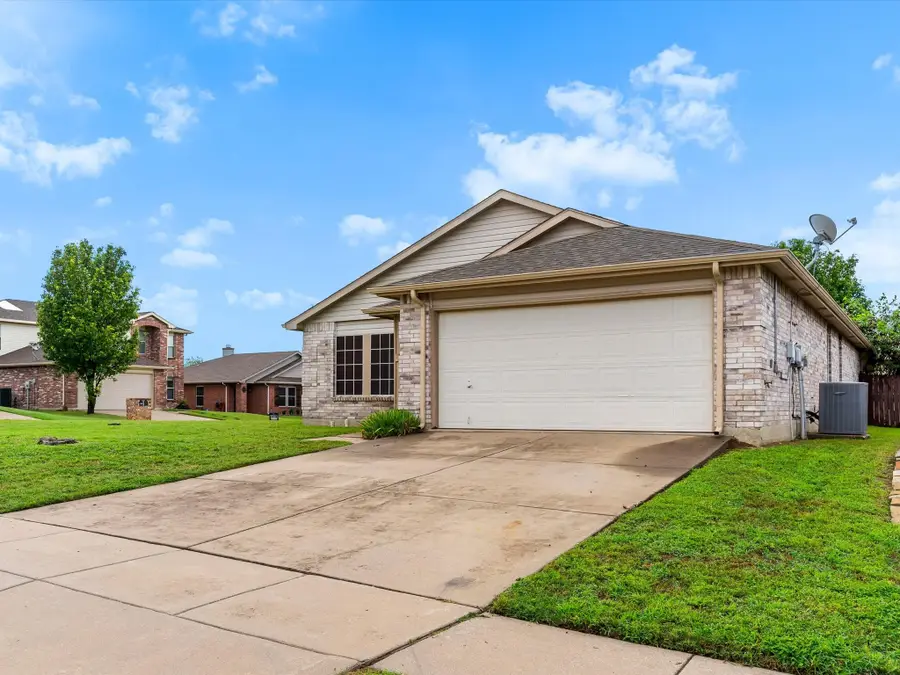 5201 Royal Birkdale Drive, Fort Worth, TX 76135 - #3