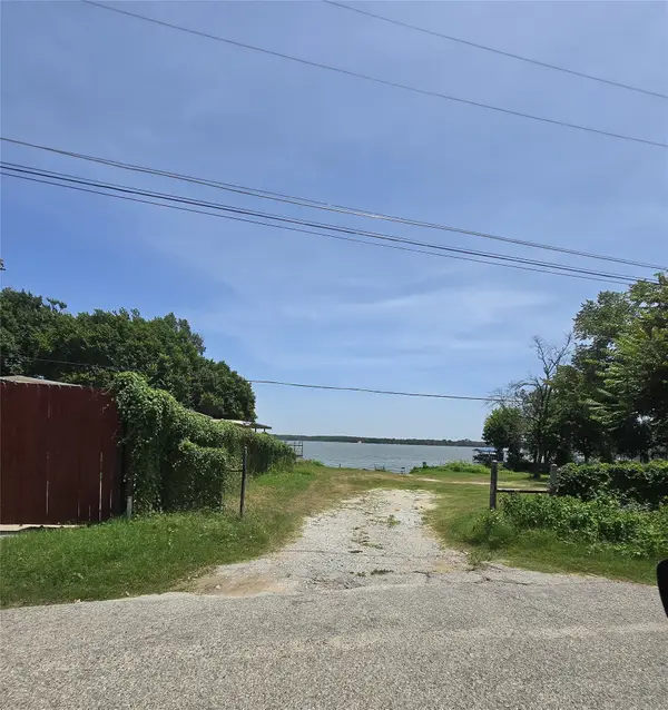 7160 Camp Street, Azle, TX 76020