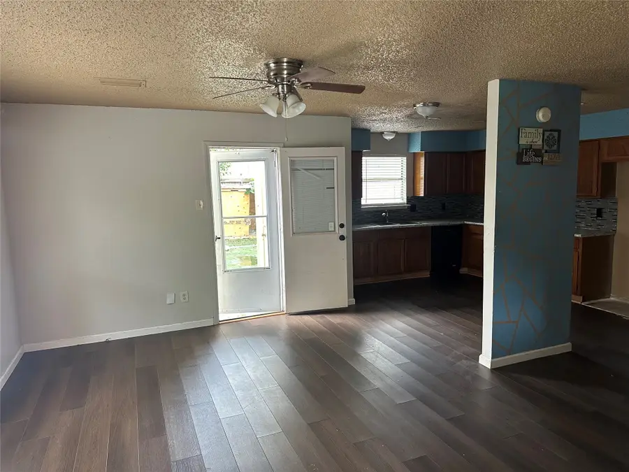 312 Victoria, Grand Prairie, TX 75052 - #3