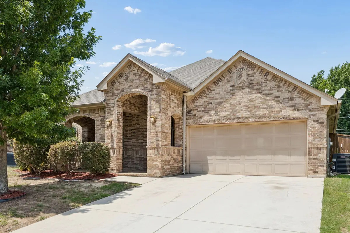 425 Corriente Trail, Azle, TX 76020 - #1