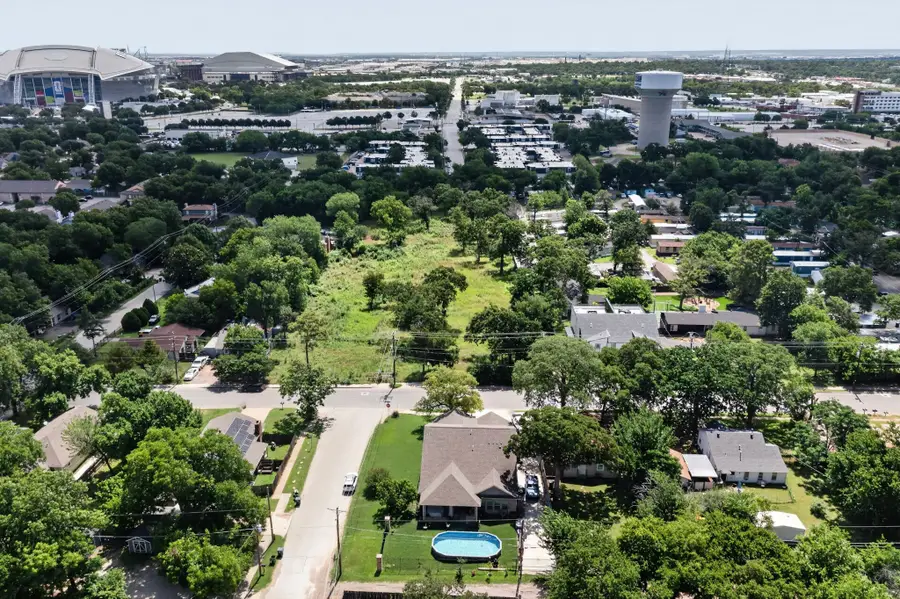 433 N East Street, Arlington, TX 76011 - #2
