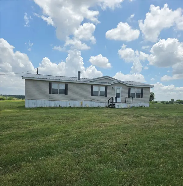 310 Latham Lane, New Fairview, TX 76078
