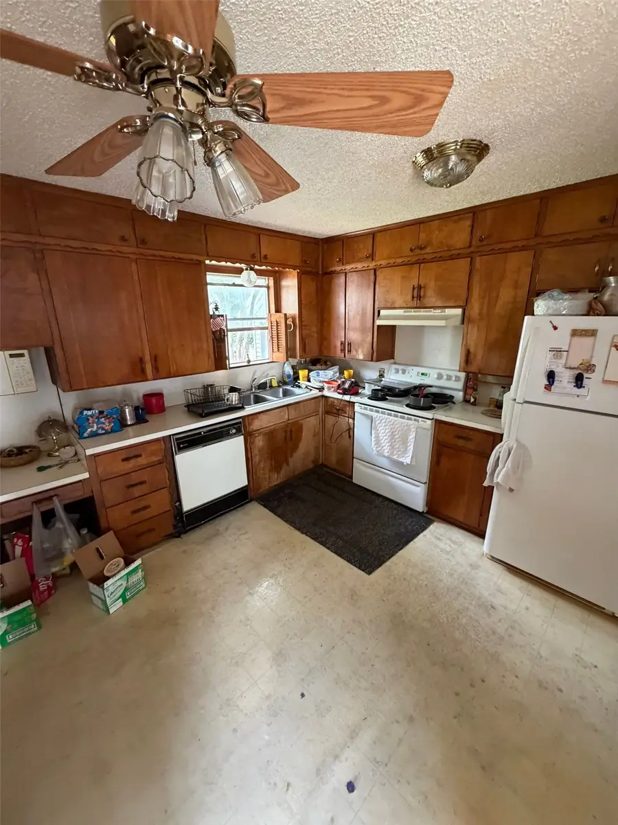 4405 Wayne Court N, Haltom City, TX 76117 - #2