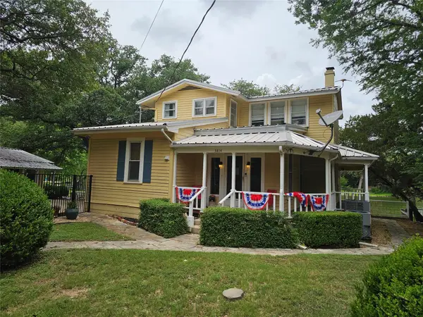 3814 Pawnee Court, Granbury, TX 76048