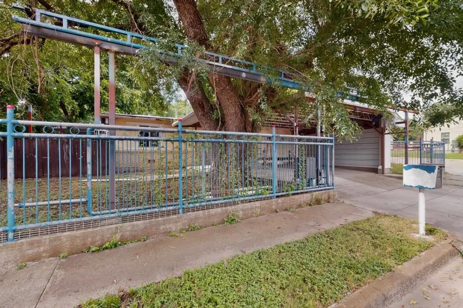 3400 Avenue C, Fort Worth, TX 76105 - #3