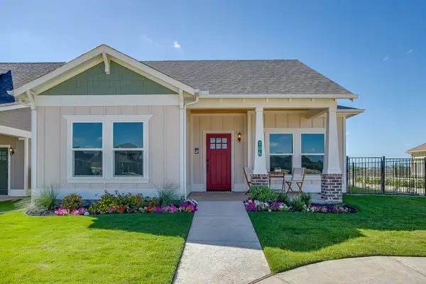 106 Cardinal Woods Court, Granbury, TX 76049