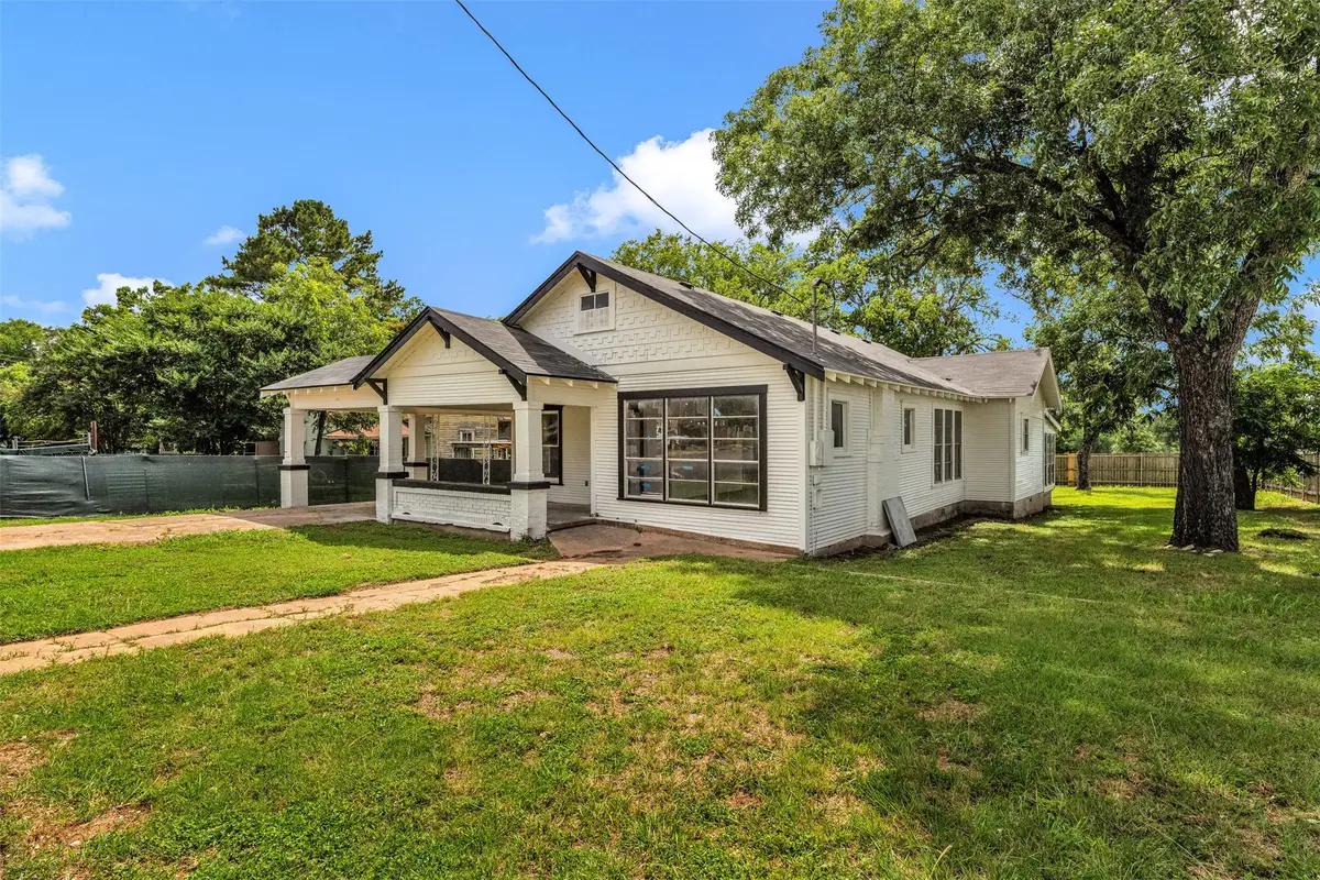 210 S 5th Street, Gatesville, TX 76528 - #1