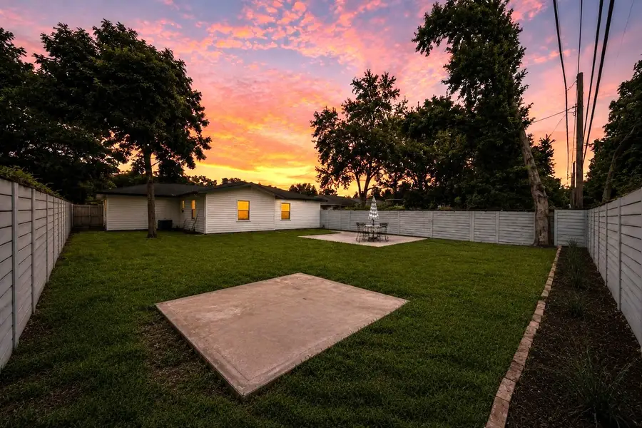 1306 E Lovers Lane, Arlington, TX 76010 - #3