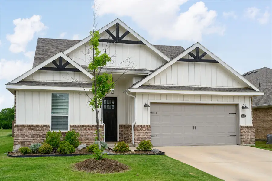 300 Bronco Drive, Pilot Point, TX 76258 - #2
