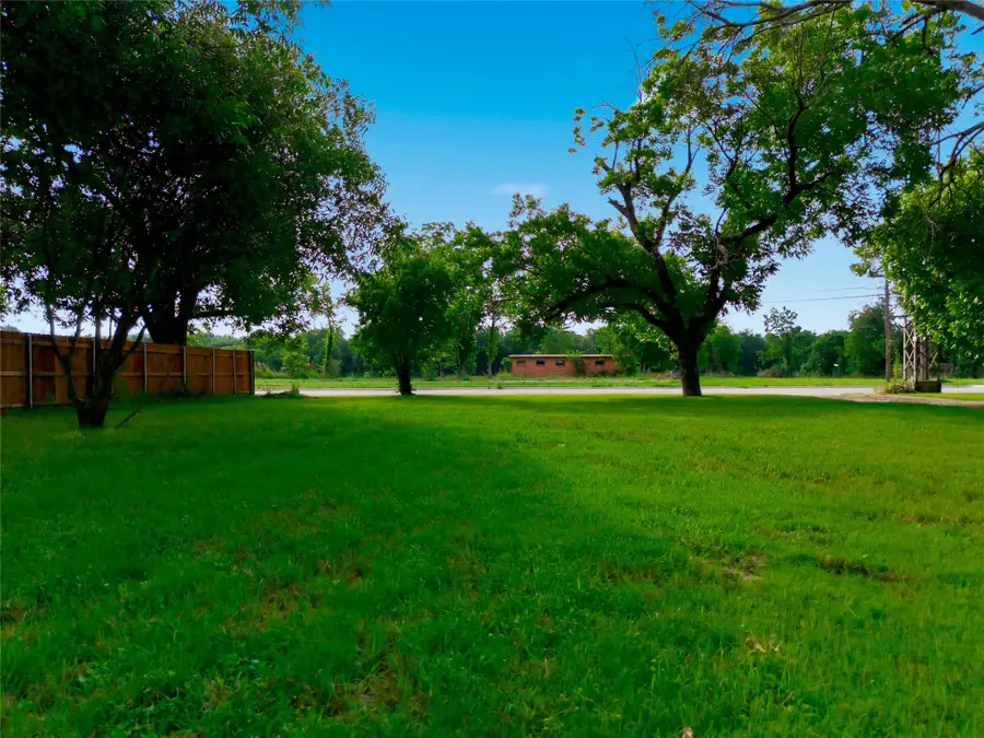 703 N Reagan, West, TX 76691 - #3