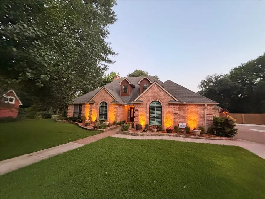 1125 Shady River Court S, Benbrook, TX 76126 - #2