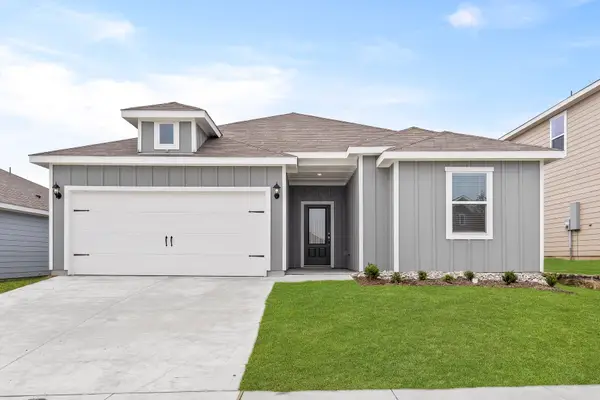 928 Crimson Wolf Road, Fort Worth, TX 76108