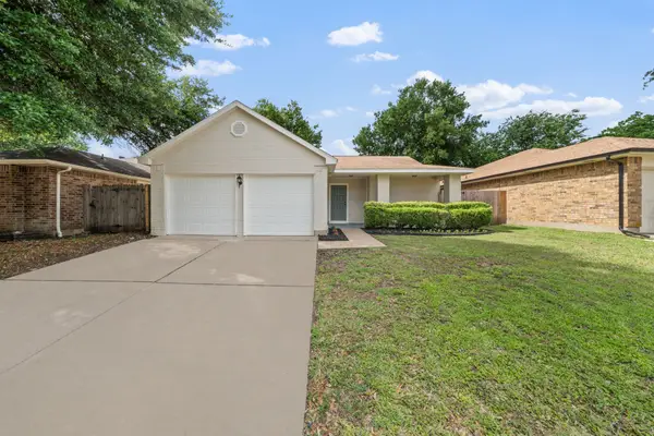 310 Valley Spring Drive, Arlington, TX 76018