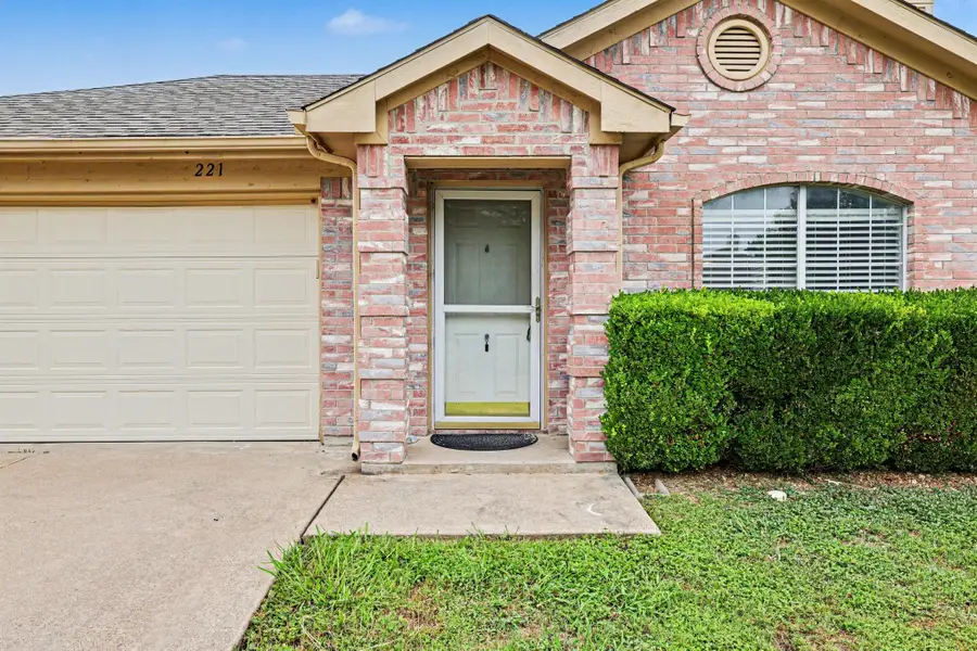 221 Los Angeles Drive, Glenn Heights, TX 75154 - #3