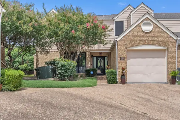 215 Cimarron Trail #1, Irving, TX 75063