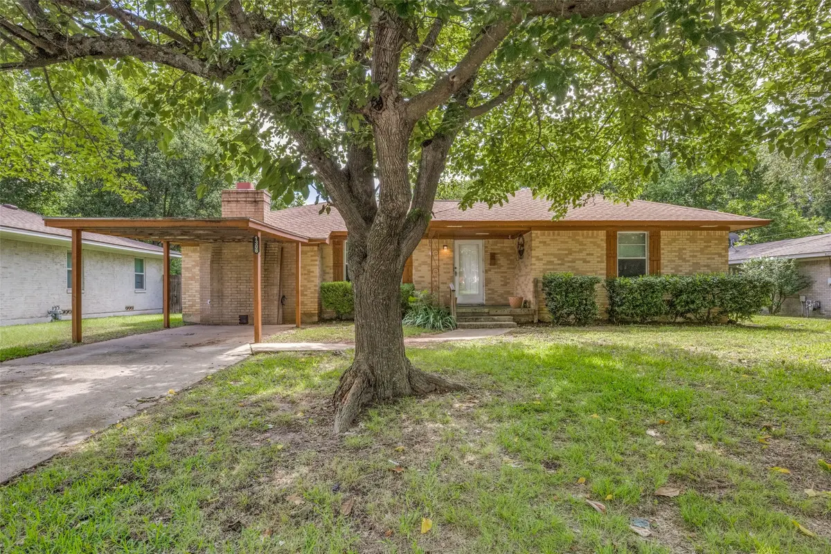 1306 Magnolia Street, Gainesville, TX 76240 - #1