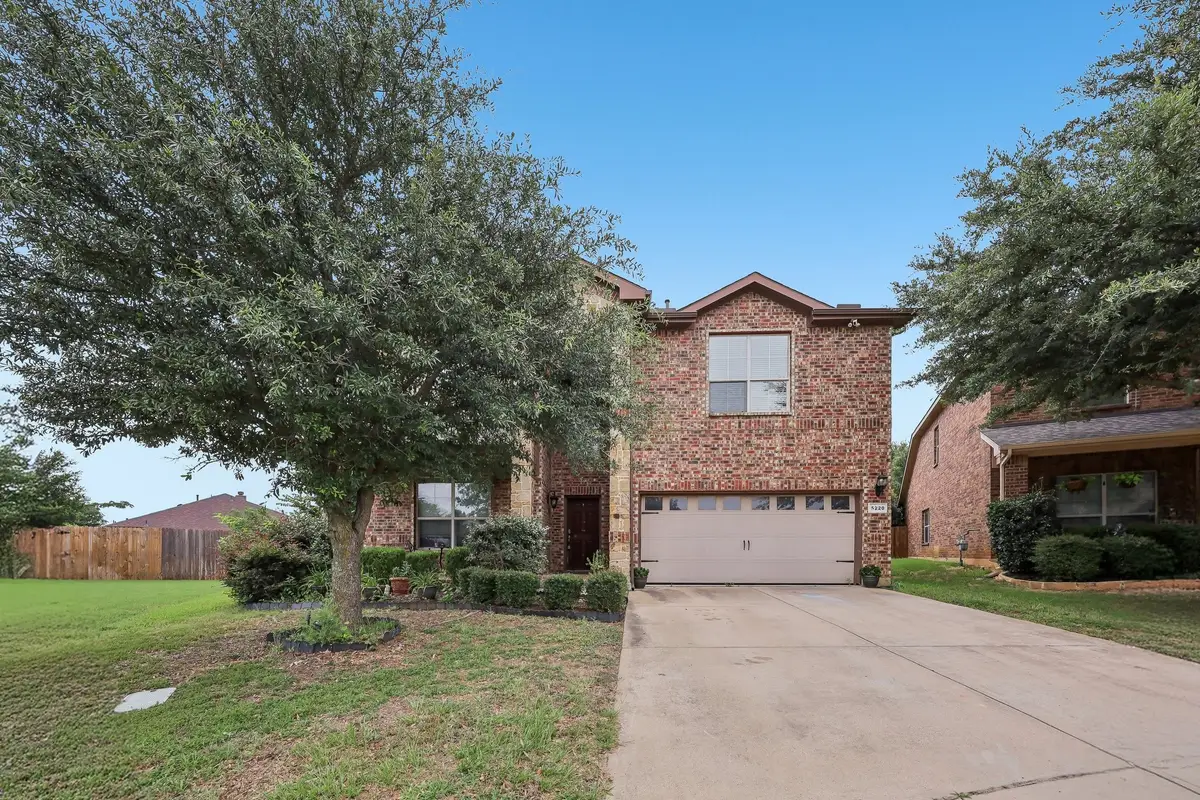 5220 Prestwick Drive, Arlington, TX 76001 - #1