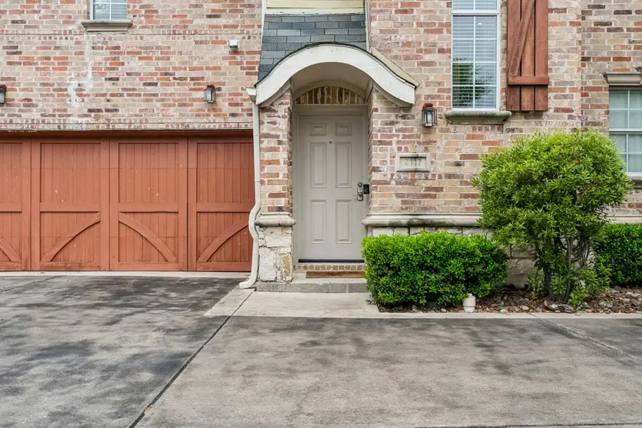2117 Parkview, Carrollton, TX 75006 - #3