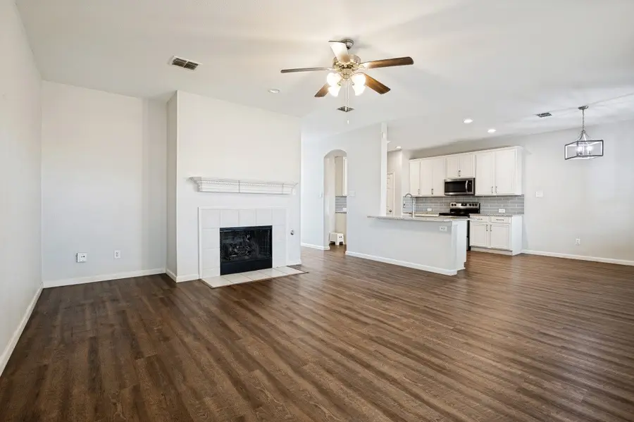 5240 Lake Grove Drive, Grand Prairie, TX 75052 - #3