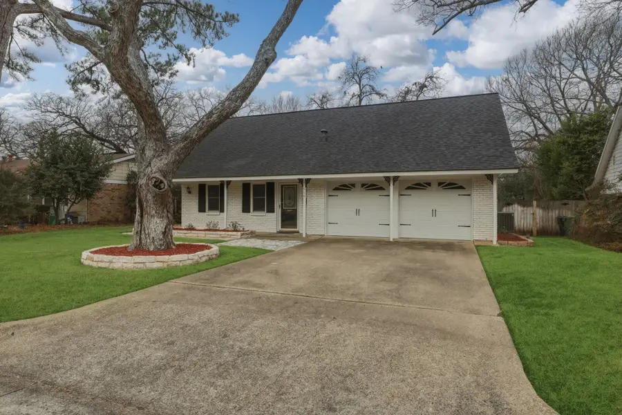 806 Waggoner Drive, Arlington, TX 76013 - #2