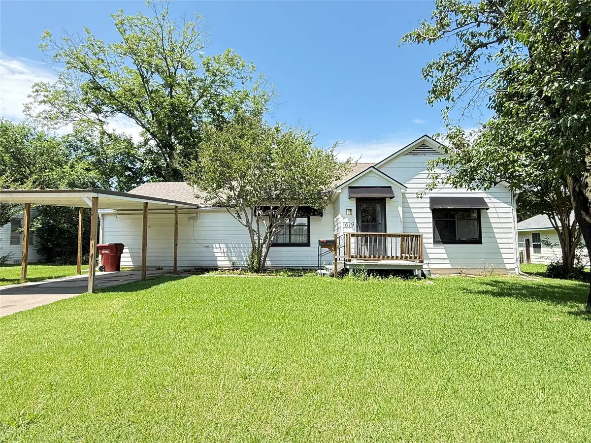 619 E 12th Street, Bonham, TX 75418 - #1