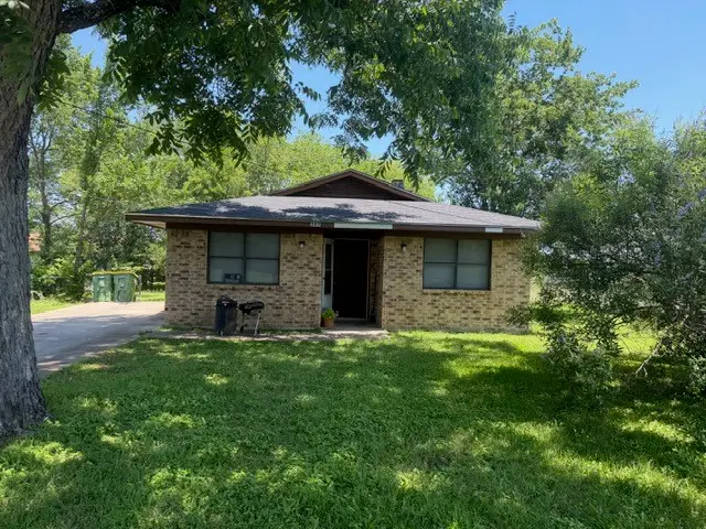 205 E Sabine Street, Groesbeck, TX 76642 - #1