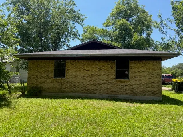 205 E Sabine Street, Groesbeck, TX 76642 - #2