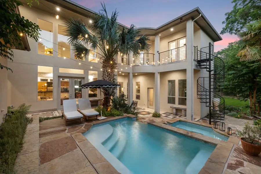 936 W Colorado Boulevard, Dallas, TX 75208 - #2