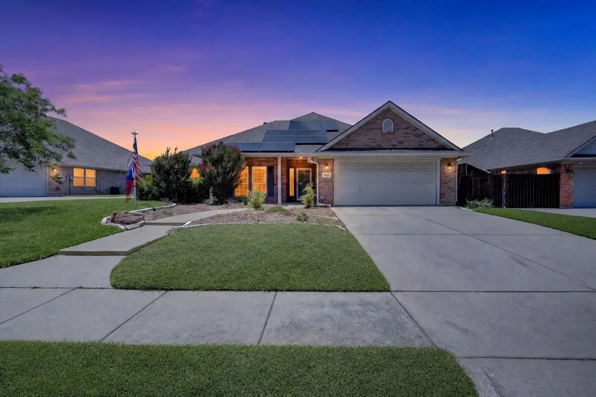 930 Royal Oak Lane, Burleson, TX 76028 - #1