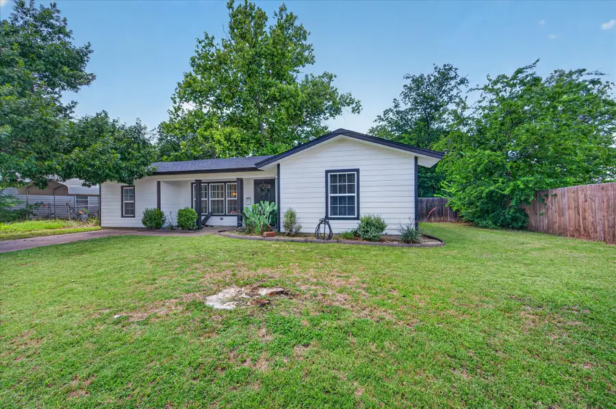 202 Taylor Street, Burleson, TX 76028 - #3