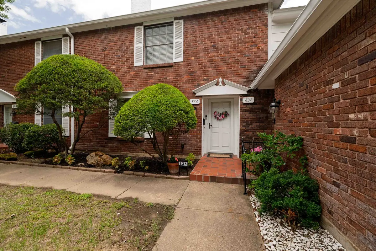836 Chateau Valee Circle, Bedford, TX 76022 - #1
