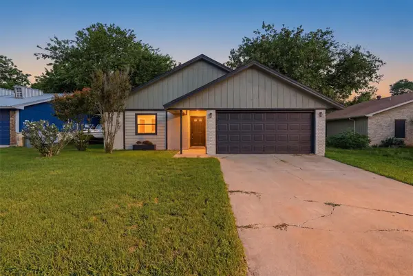 1727 W Doyle Street, Granbury, TX 76048