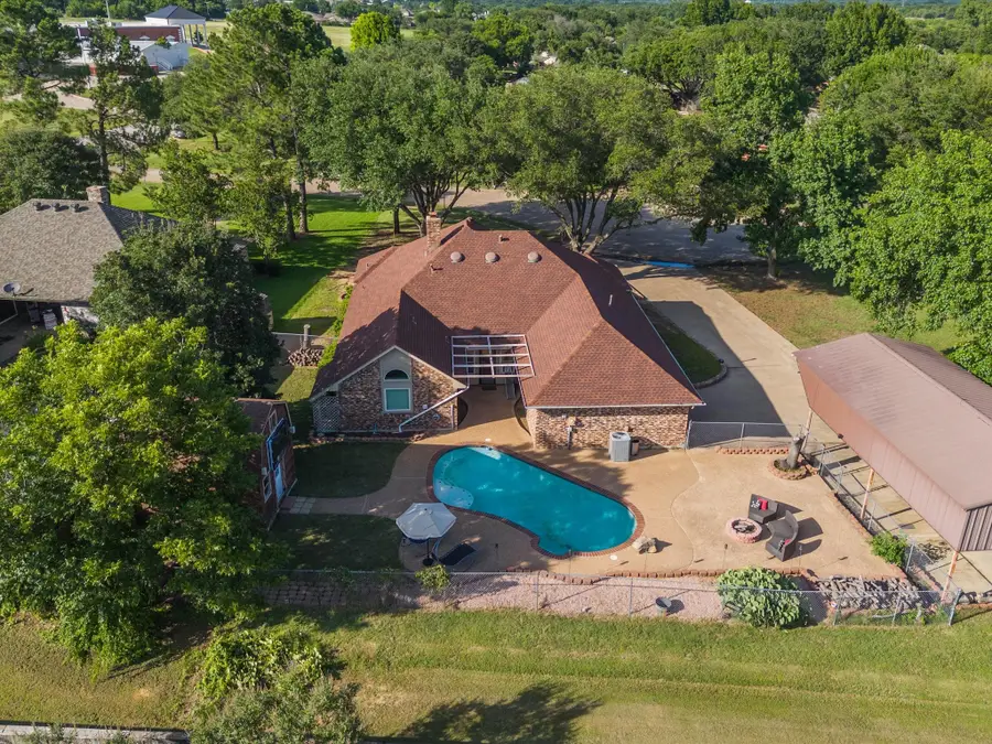 102 Kings Place, Joshua, TX 76058 - #2